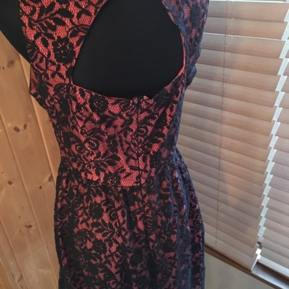Dress - Picture 2 of 4